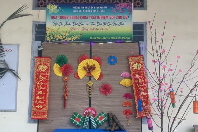 Chương trình Hội chợ xuân và trao quà tết cho học sinh nghèo
